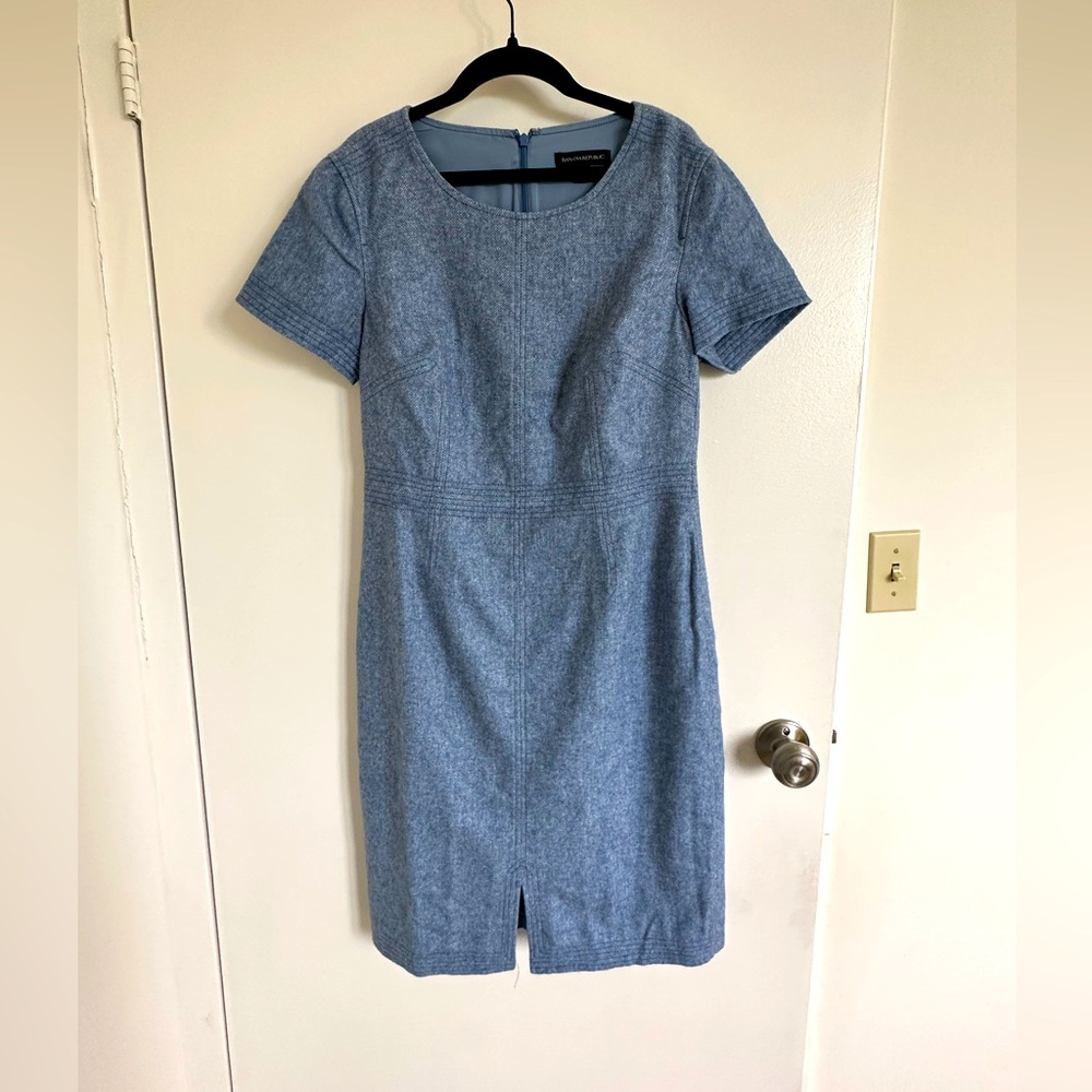 Banana Republic Short Sleeved Dress